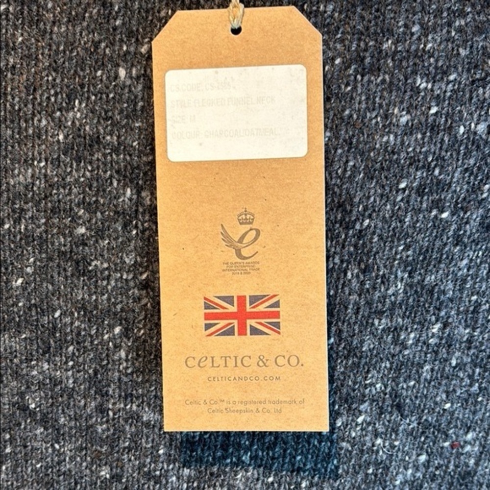 Celtic &Co.Gray and Cream funnel Neck Sweater with Textured Stripes size M NWT - Picture 5 of 9